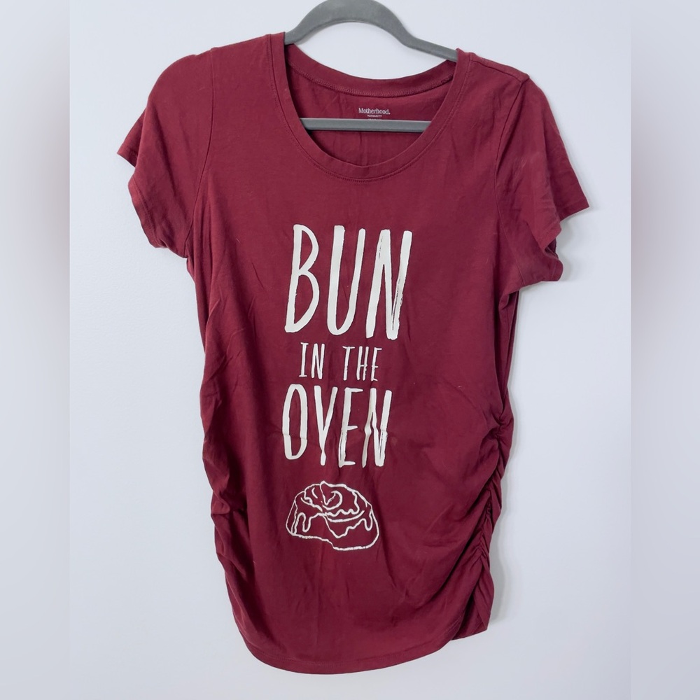 Motherhhood maternity tshirt bun in the oven funny saying size medium
